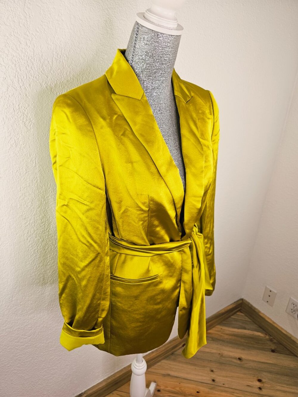 Express Satin Tie Waist Blazer ~ NEW Size Small - Picture 7 of 11